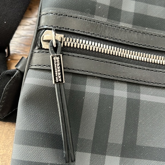 Men’s Burberry crossbody bag - Picture 2 of 7